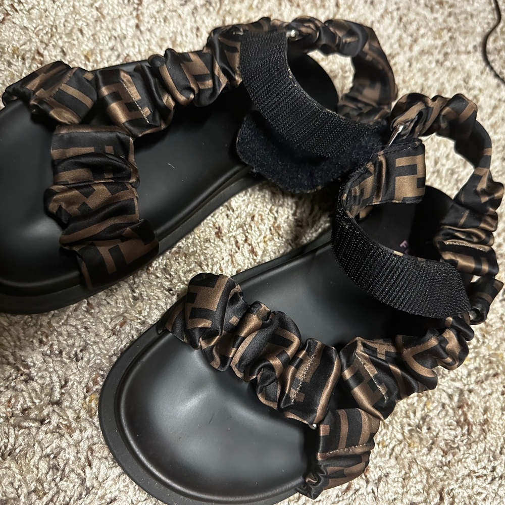 Fendi Feel Sandals